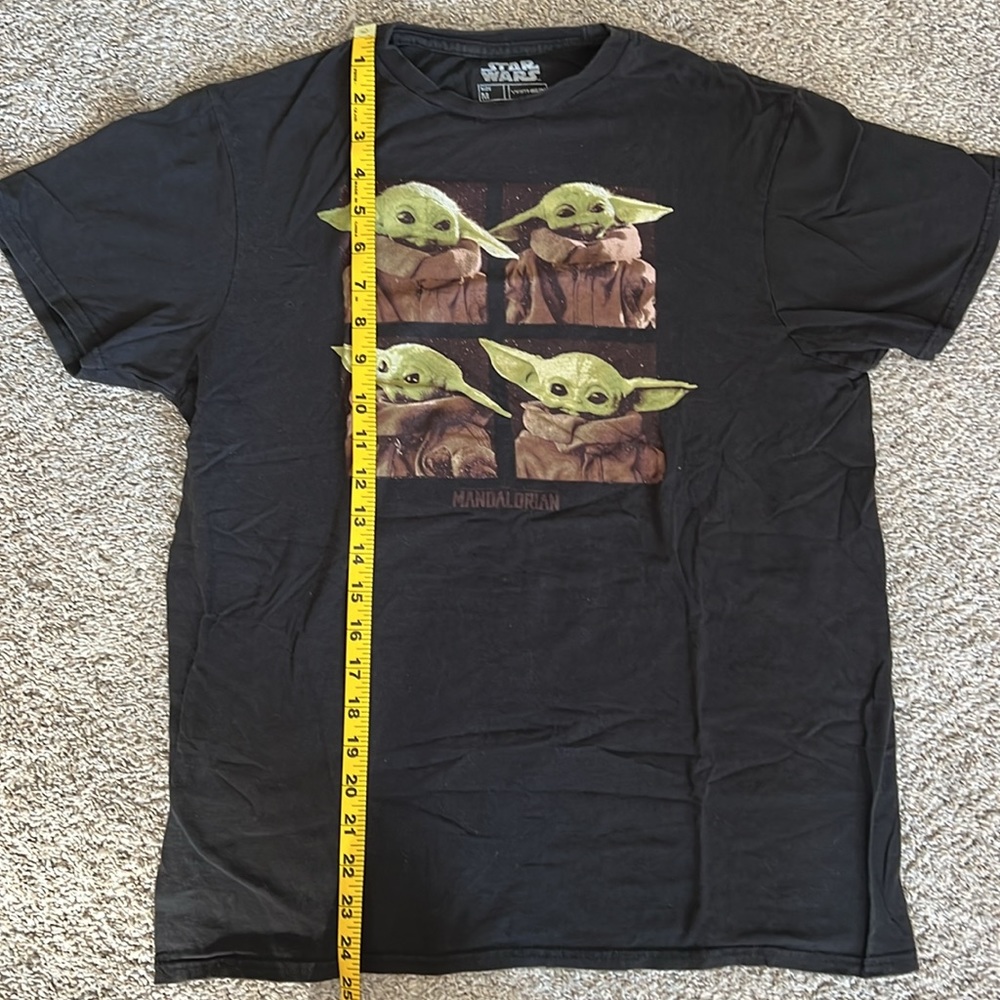 Star Wars the Mandalorian The Child T-shirt M - Picture 3 of 6